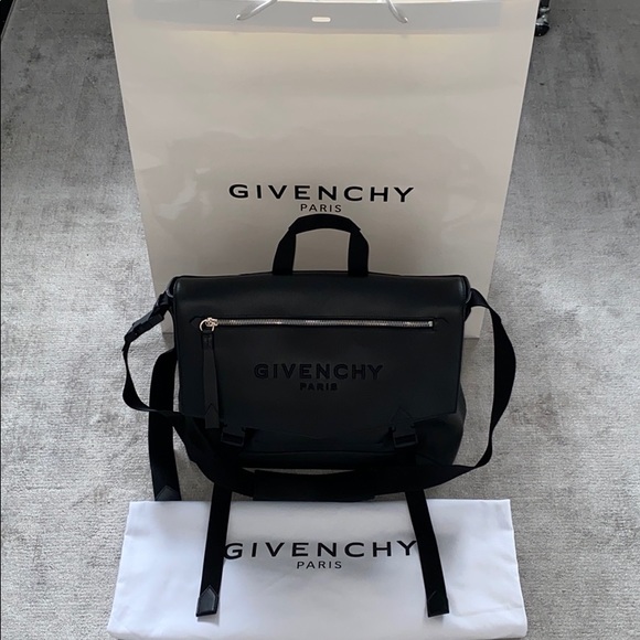 Givenchy oversized leather messenger - Picture 5 of 8